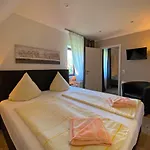 Bauernwirtschaft Zum Kunsthandwerkerhaus 3* Langenwolmsdorf