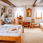 Bauernwirtschaft Zum Kunsthandwerkerhaus Gasthof 3*