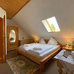 Bauernwirtschaft Zum Kunsthandwerkerhaus Gasthof 3*