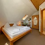 Bauernwirtschaft Zum Kunsthandwerkerhaus Gasthof 3*